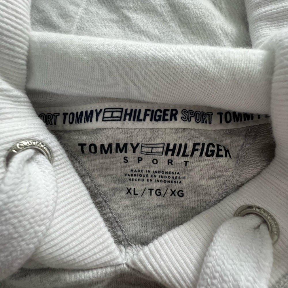 Women’s Tommy Hilfiger Sport Sweatshirt - Picture 2 of 2